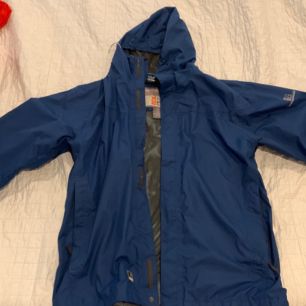 Free Country Raincoat. Like new, maybe worn once. Size L.